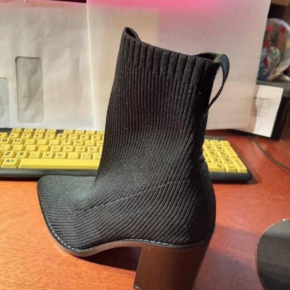 NEW ! Steve by Steve Madden Stretched Knit Boot Black Size 9/9.5 New - Picture 2 of 6